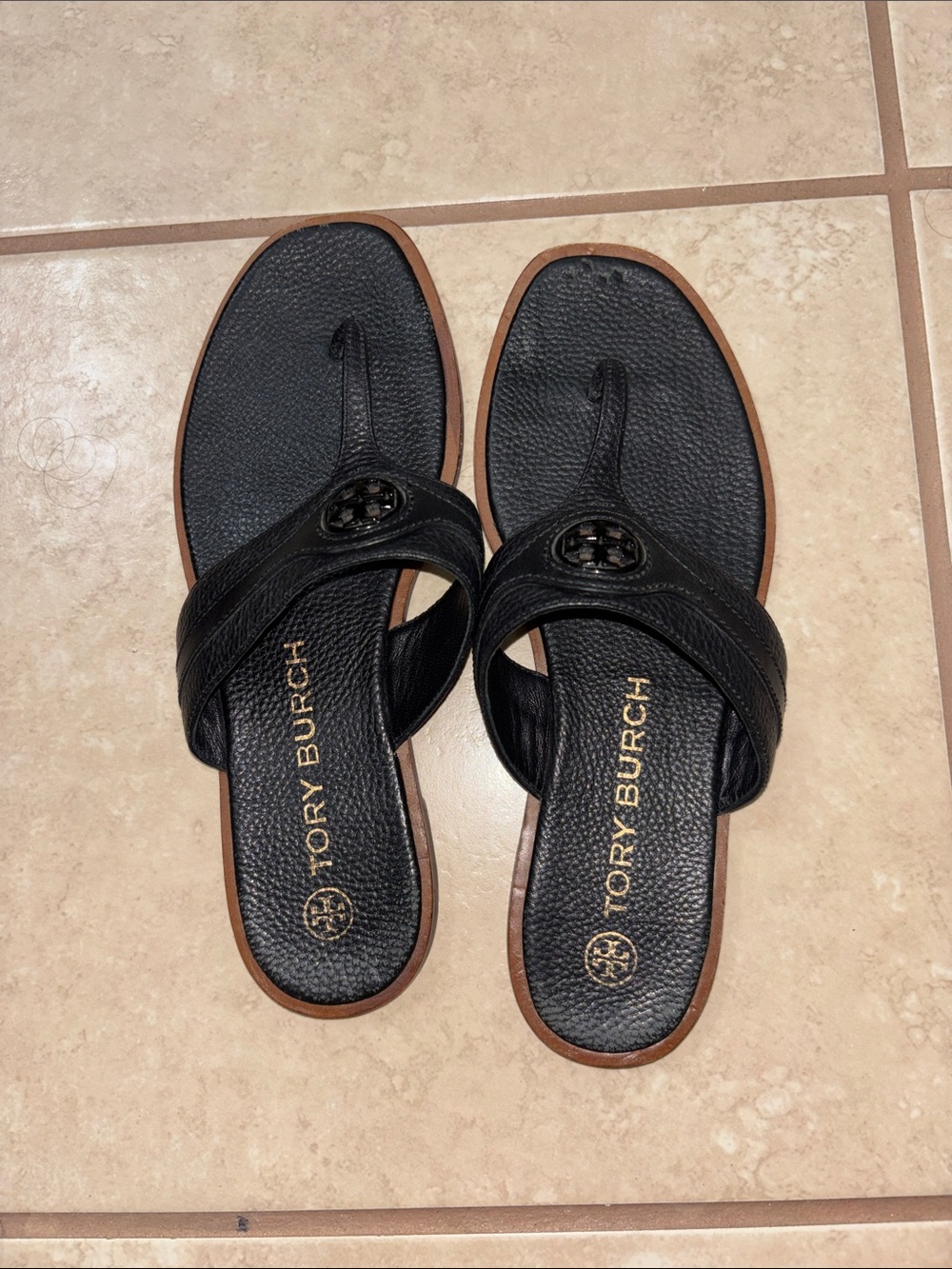 Tory Burch Black Logo Toe-Post Leather Sandals - Picture 6 of 7